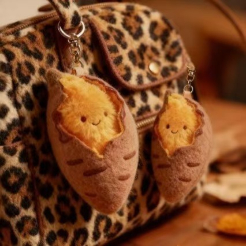 Winter Hot Style Cute Roasted  - Gaming Console Keychain 리뷰 및 가격